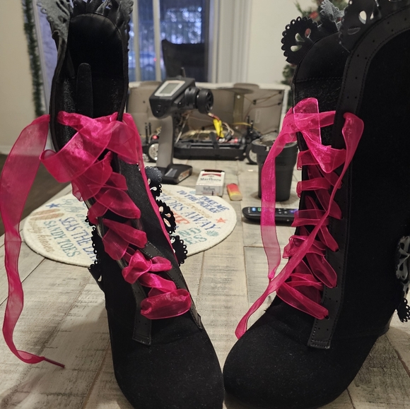 Women's boots size 8.5 - Picture 2 of 3